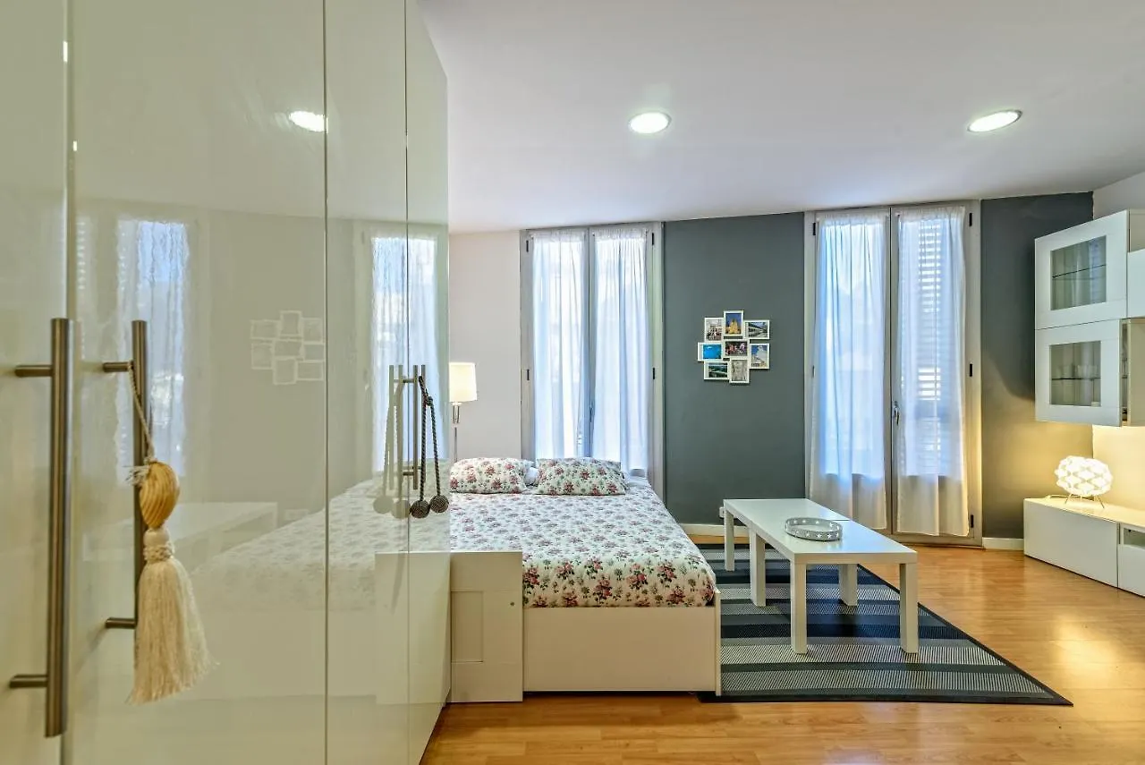 Loft En Badalona Centro Apartment